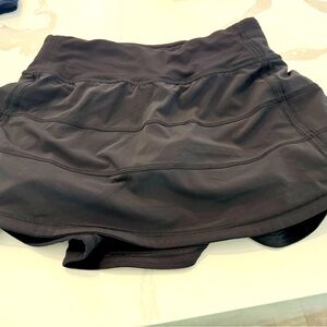 Black short Lululemon pace rival tennis skirt size 0